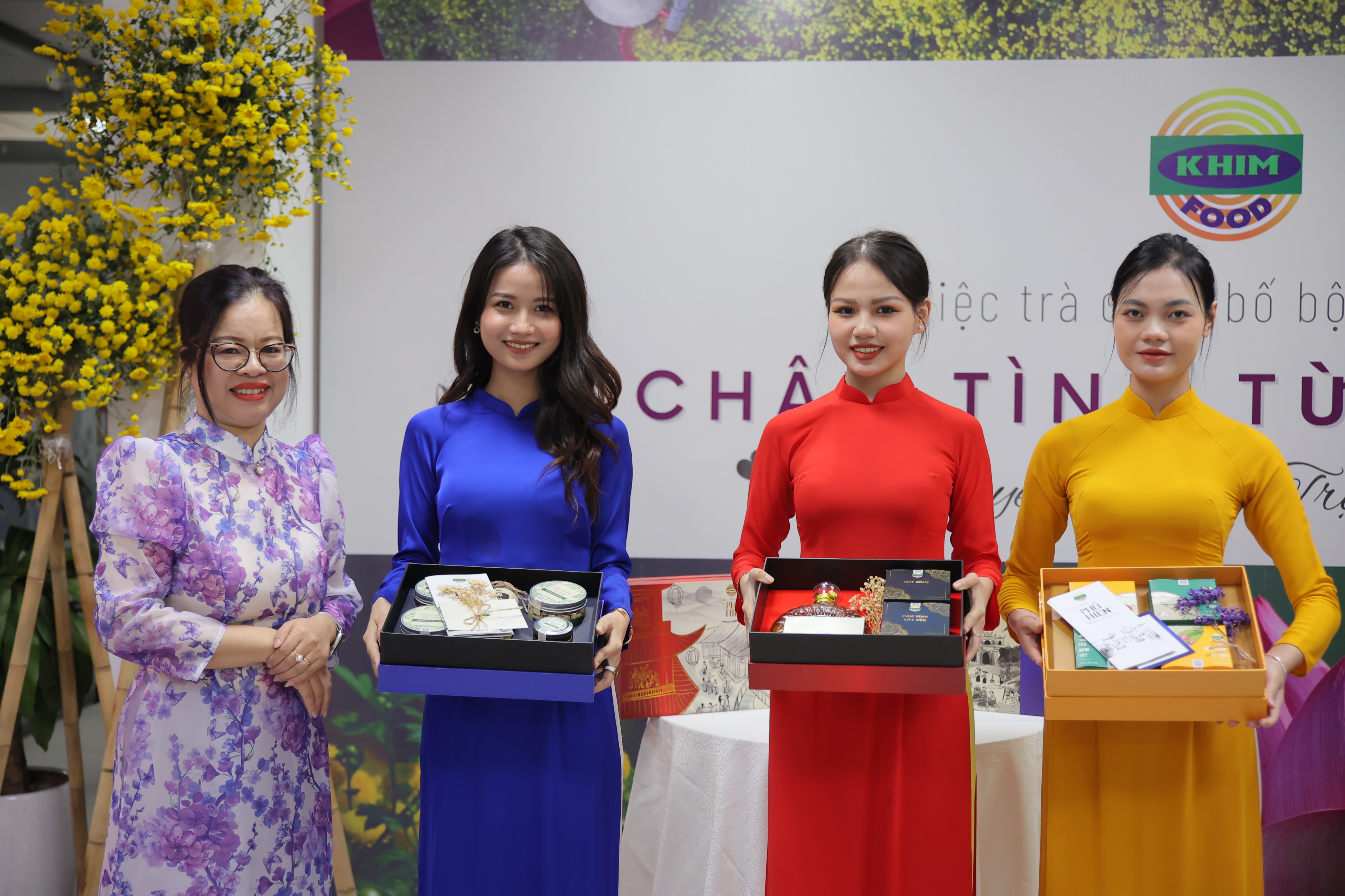 Thương hiệu KHIM Food công bố bộ sản phẩm “Chân tình từ Phố Hiến”