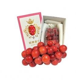 Nho đỏ Queen Nina nội địa Trung (600 - 700G/Chùm)