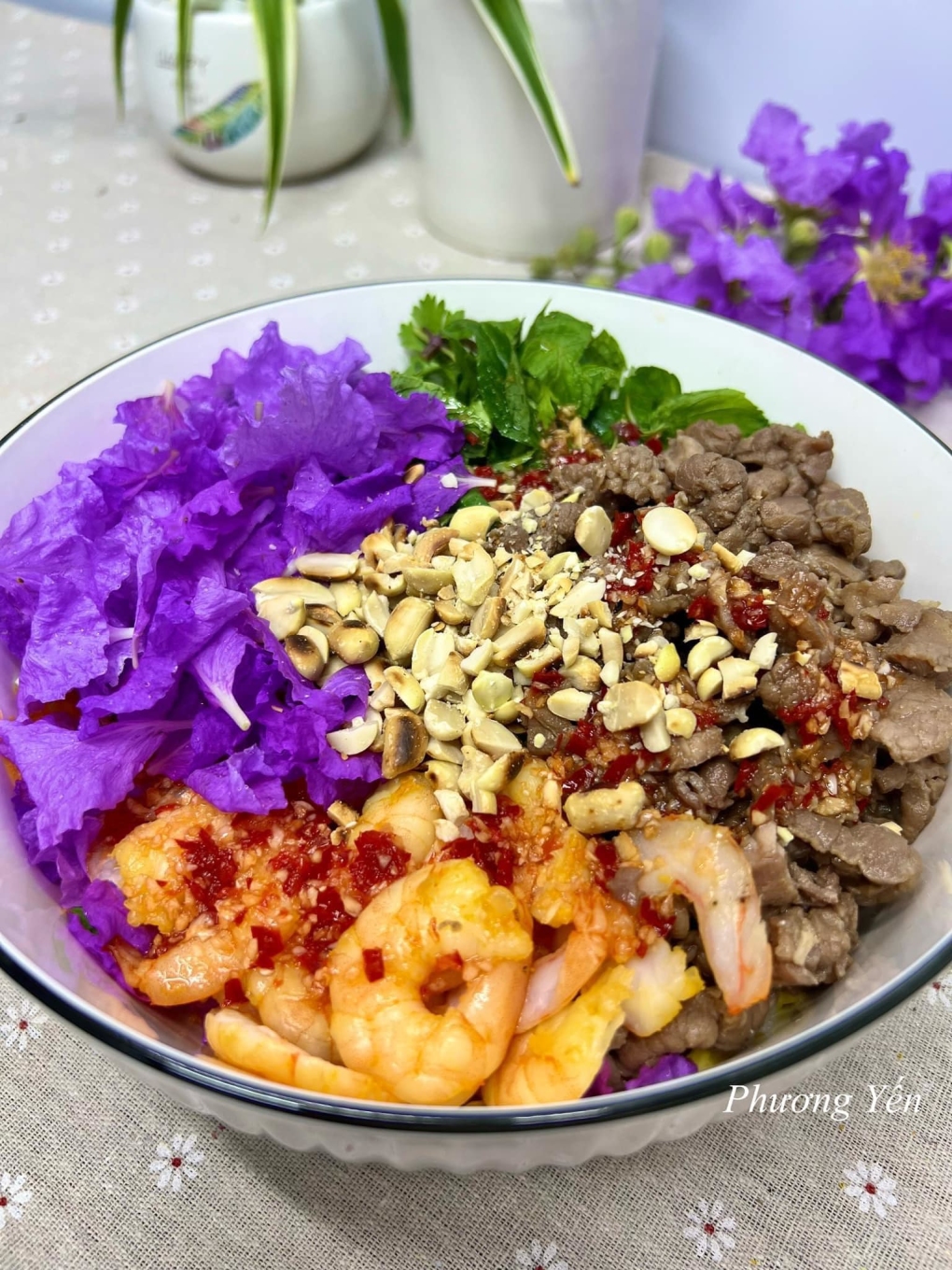 Gỏi hoa bằng lăng - món ngon gây sốt trong những ngày hè