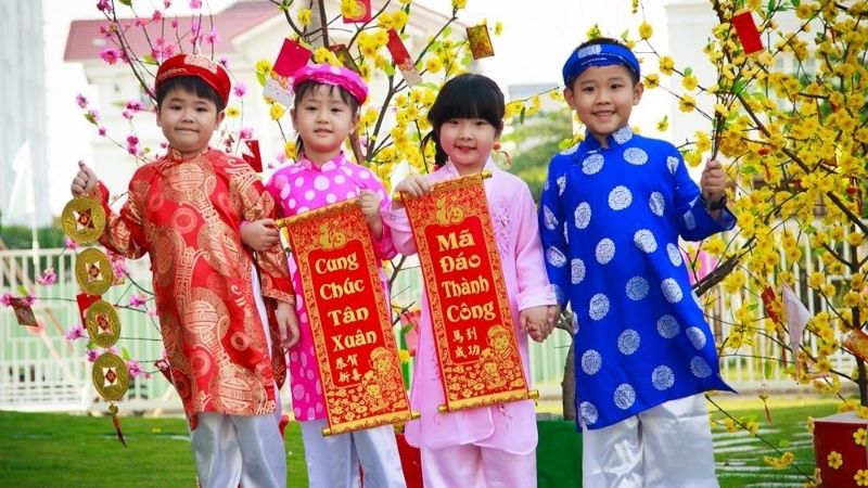 Những lời chúc Tết anh chị em hay và ý nghĩa