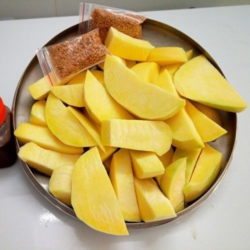 Giá xoài tứ quý hôm nay bao nhiêu 1kg? Mua xoài tứ quý ở đâu?