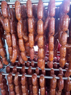 Lạp xưởng sa tế