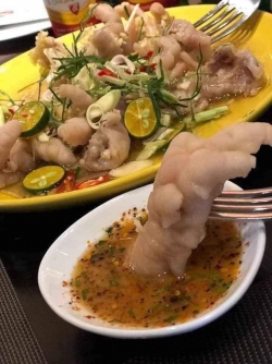 Chân gà rút xương