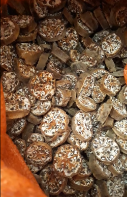 Chuối hạt cắt lát