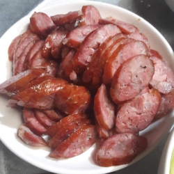 Lạp sườn hong bã mía